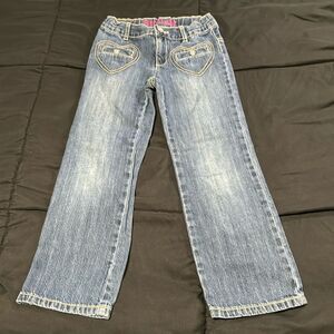 Gymboree Girls Jeans. Size 5. Heart pockets with sparkle.